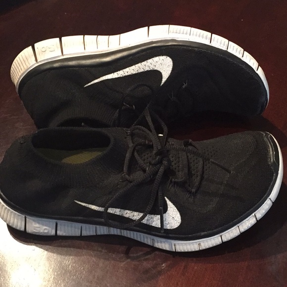 Nike Shoes - Women’s Nike Free knit shoes